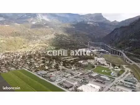 local d'activite 909 m² passy