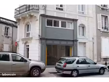 local commercial 24 m² — emplacement d'angle n°1