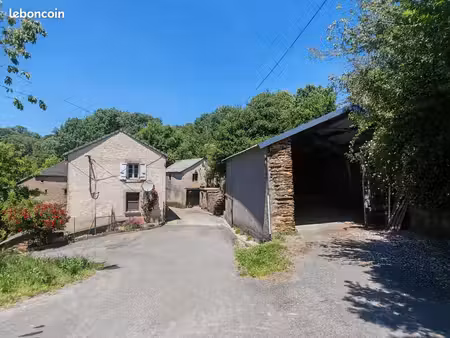 corps de ferme indépendant avec terrains et dépendances