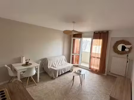 à louer t2 meublé - chatellerault