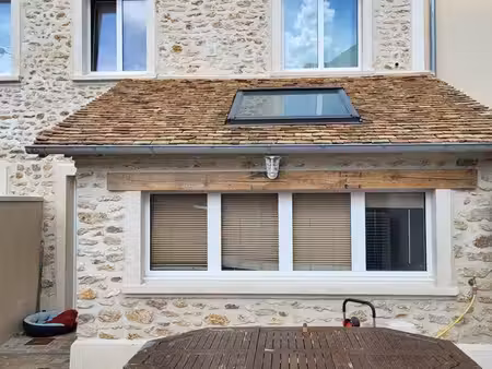 maison - mitoyenne - rénové - 78 m2 - 2 chb -