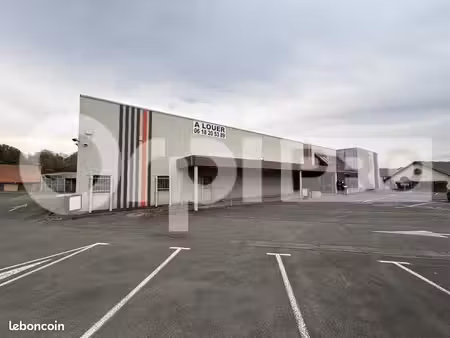 local commercial 5 891 m²
