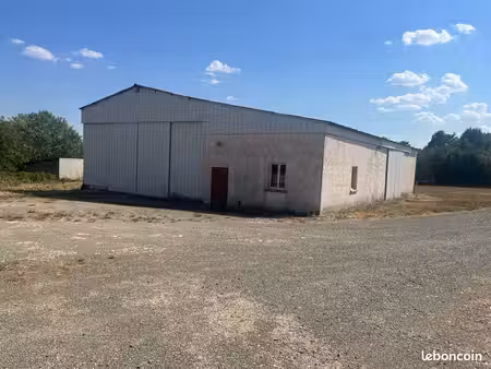 bâtiment de 490 m2