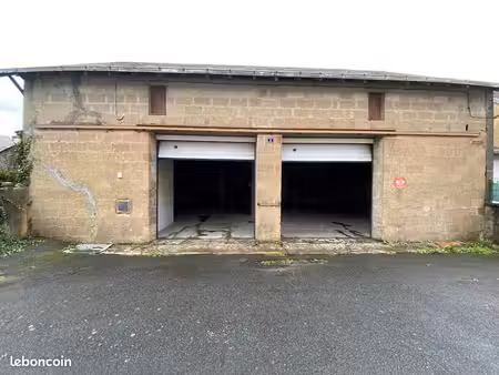parking/box 1 pièce 170 m²