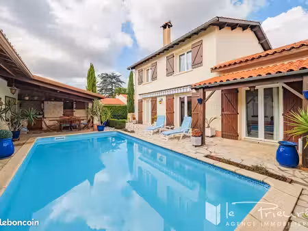 maison 6 pièces 139 m²
