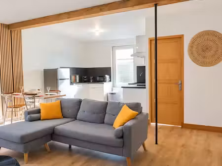 appartement lumineux avec balcon et grenier à amenager