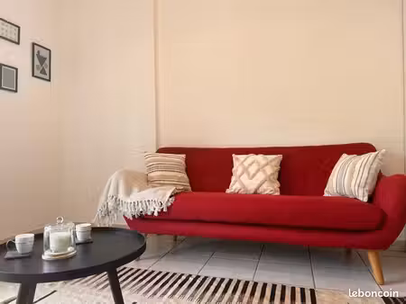 appartement avec un parking couvert  double  une cave et un grand balcon