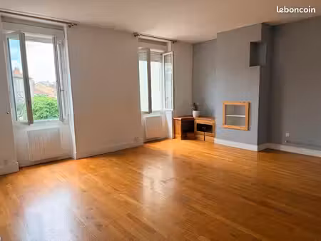 apppartement t3 67 m2 proche gare et ville