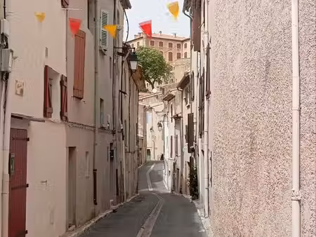 studio meublé et équipé refait à neuf
