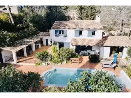 villa 5 chambres avec piscine