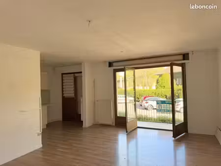 appartement t3 de 76 m² avec balcon et parking – belley centre