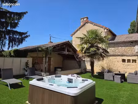 maison 5 pièces 190 m2 à tercé avec jardin