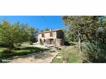 la tour d'aigues 84240 maison ancienne r+1 de 82 m² hab avec 3 ha