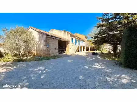 mas 9 pièces 122 m²