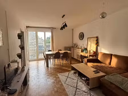 t4 cvnotre dame) avec parking ( 1100 euros par mois ttes charges comprise (chauffage eau e