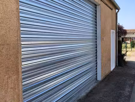 hangar fermé 100 m2