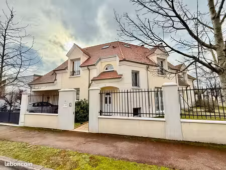 maison à montesson à 12 mn à pied du rer a