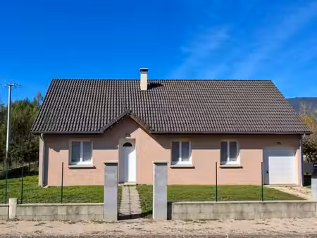 villa 4 pièces 95 m²