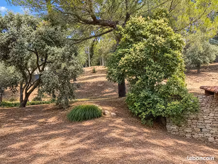 terrain 1263 m² ménerbes