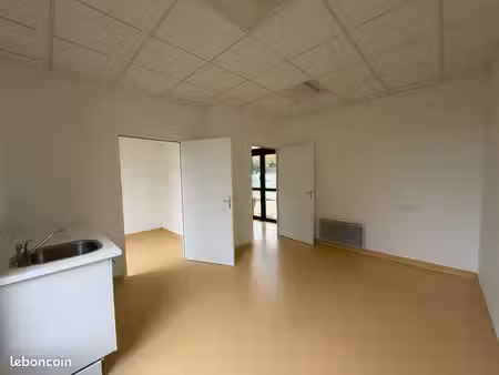 à louer – local commercial 35 m² à fontaine-le-comte