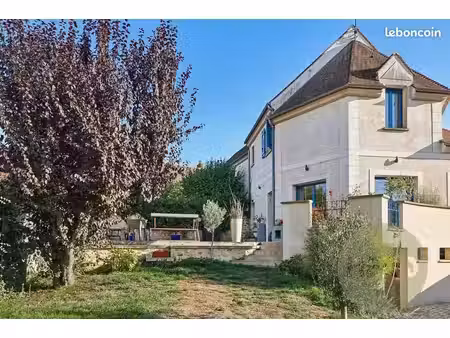 maison 8 pièces 242 m²