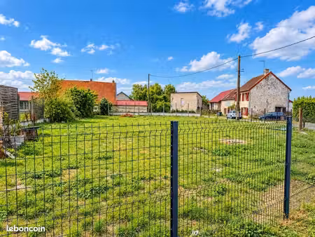 terrain 560 m² courboin