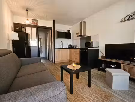 très jolie appartement situé sur sanary