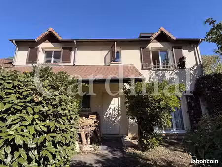 maison 9 pièces 172 m²