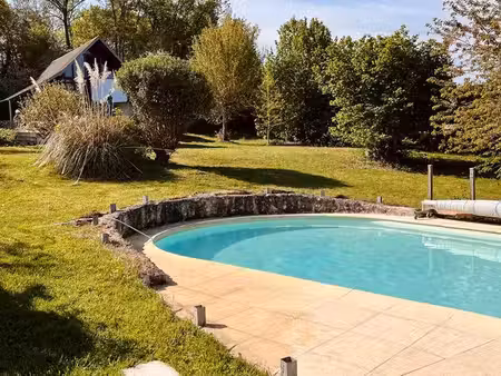 maison 6 pièces avec piscine  dépendances et vue vallée