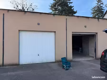 grand box 36m2 + quelques m2