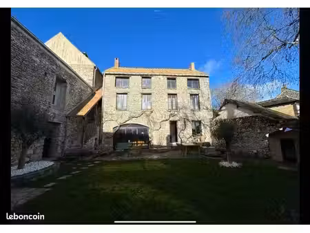 location maison en pierre