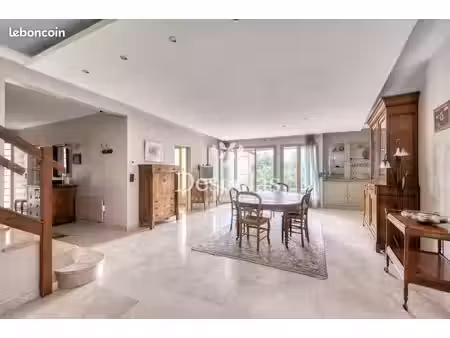 maison 8 pièces 200 m²