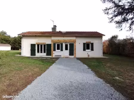 maison en pierre avec grand garage en annexe sur st paul