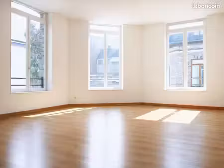 elbeuf-loue grand t3 60 m² rénové proche mairie cci
