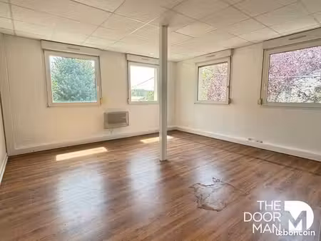 bureaux 72 m²