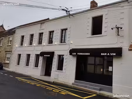 bar restaurant