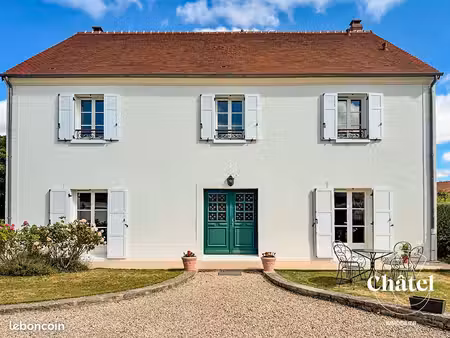 maison 8 pièces 280 m²