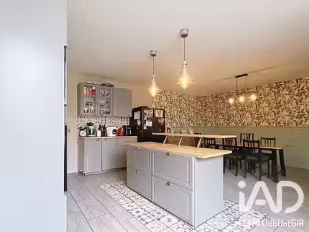 maison 4 pièces 121 m²