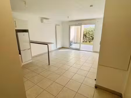 joli appartement t2 récent + garage en option