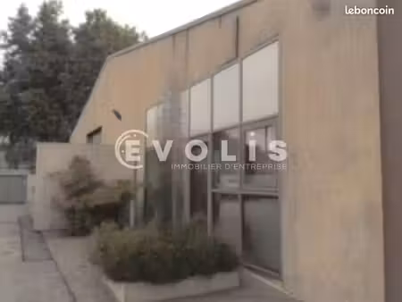 bureaux 152 m²
