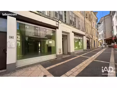boutique 180 m² apt