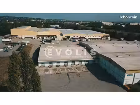 local logistique 2 198 m²