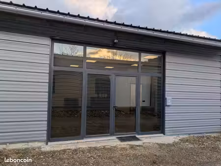 à louer : local professionnel / commercial / bureau de 100 m² à valserhône