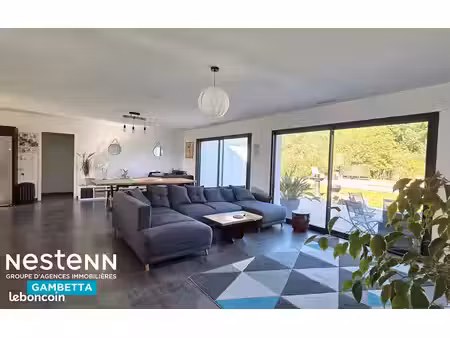 maison 7 pièces 214 m²