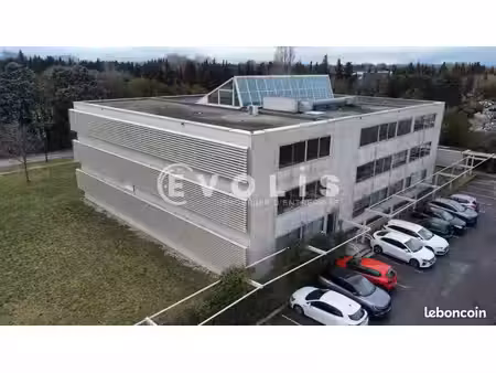 bureaux 234 m²