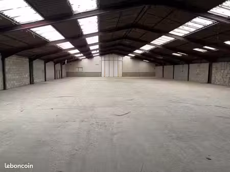entrepot 800m2