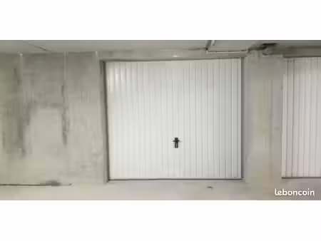 garage/box 25 m² saint denis les bourg