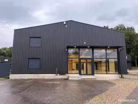 local commercial & d'activité 250 m² – belley (01300)