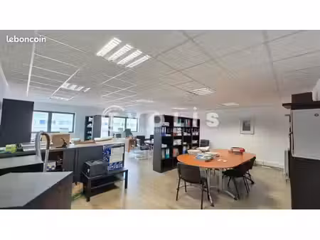 bureaux 69 m²