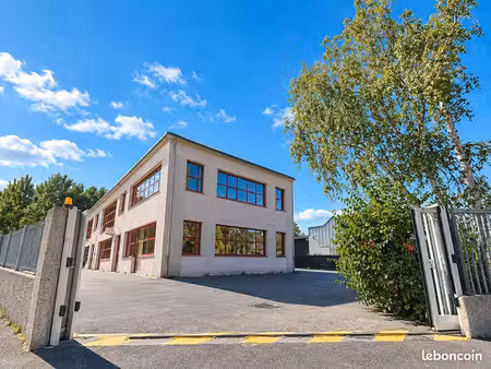 local commercial 85 m² crecy la chapelle